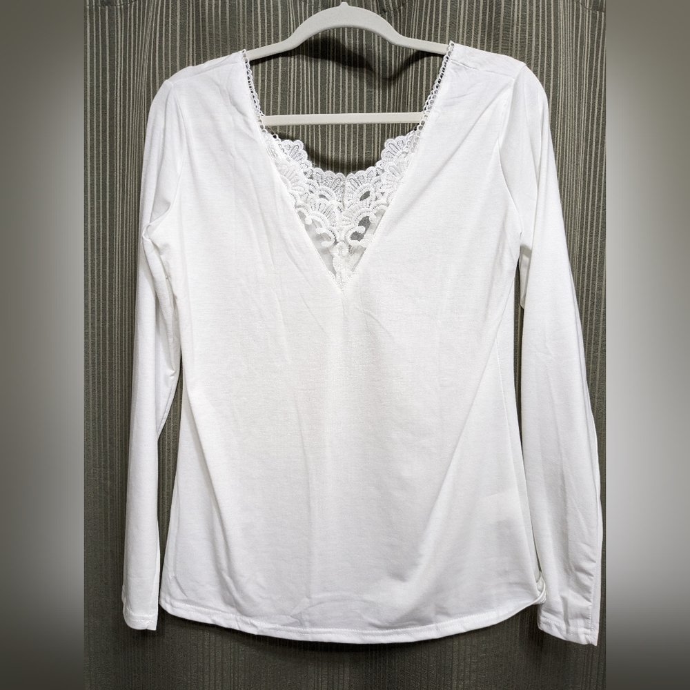 Junior'women's Xl Front and back Lace trim Vneck T,shirt - Picture 2 of 3